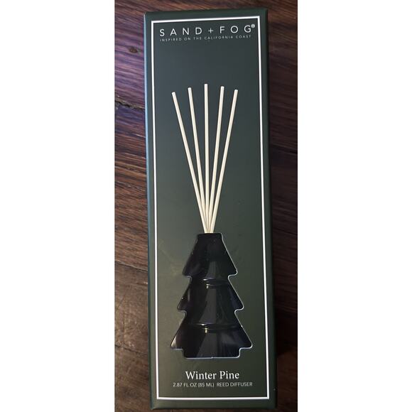Sand +Fog Christmas Tree Reed Diffuser Winter Pine Scent 2.87 oz Limited Edition - Picture 2 of 2
